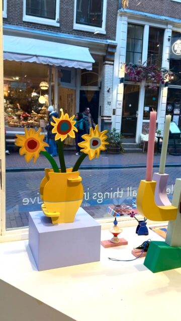 Thank you for the warmth, love, and support from our long-time customers, friends, and everyone who welcomes a bit of color into their lives! ❤️