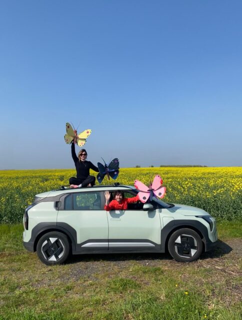 On a roadtrip through France for the next few days! We’re visiting our dear resellers and stepping into their universes. It’s so rewarding! And in our spare time we can’t help but to also play around a bit with our props ;)