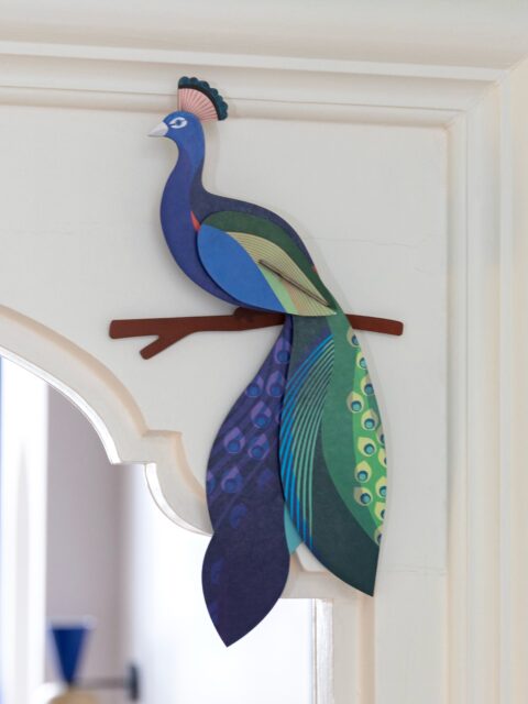 Meet our new and majestic peacock! A statement piece to hang on your wall that captures beauty and elegance 🦚