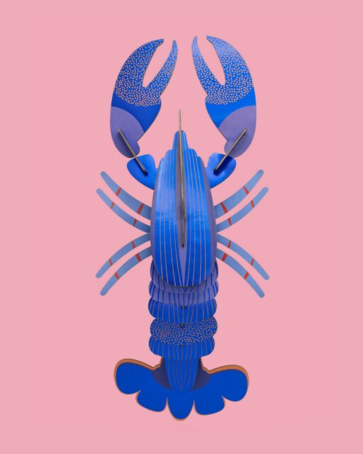 Make a statement. In metallic blue 💙

Our new lobster wall piece brings a bold and unexpected touch to any room. A true eyecatcher! 

Coming by the end of the month.